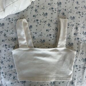 Simple white block tank